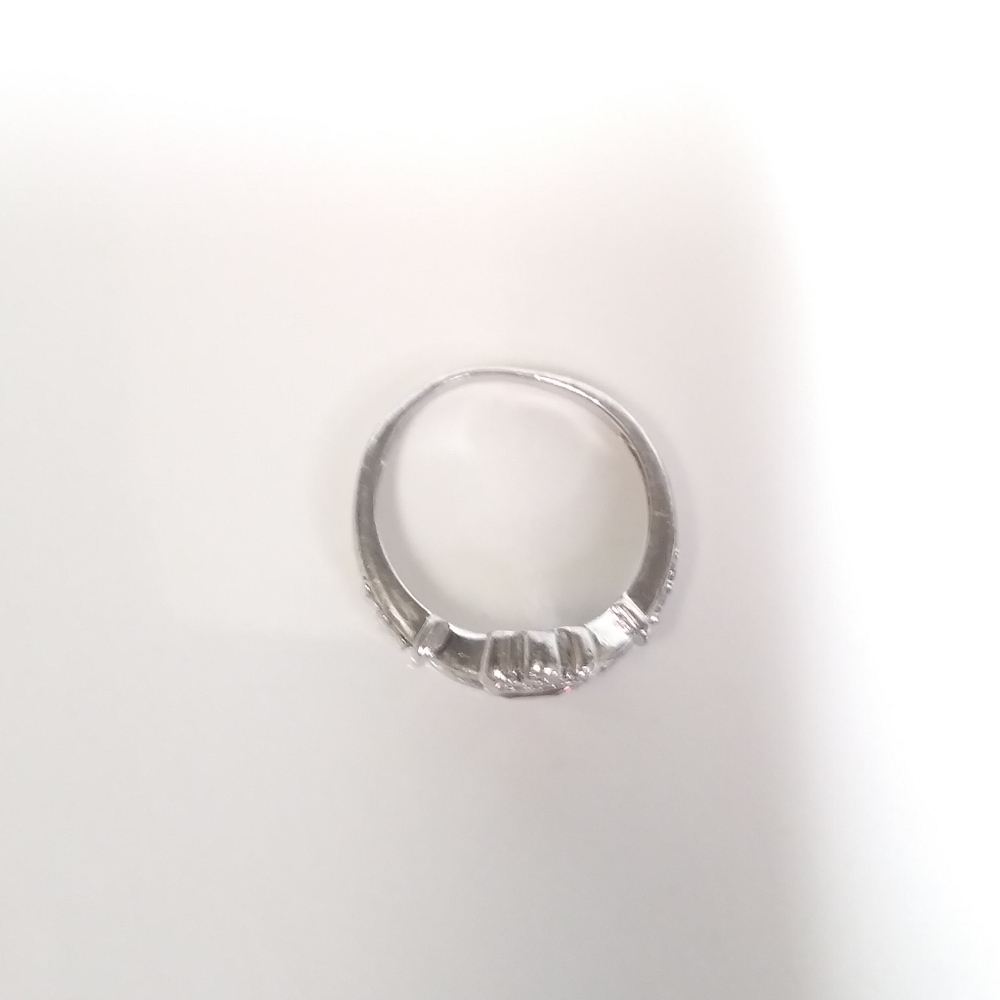 Sterling Silver Garnet Stone Claddagh Ring - Picture 5 of 7